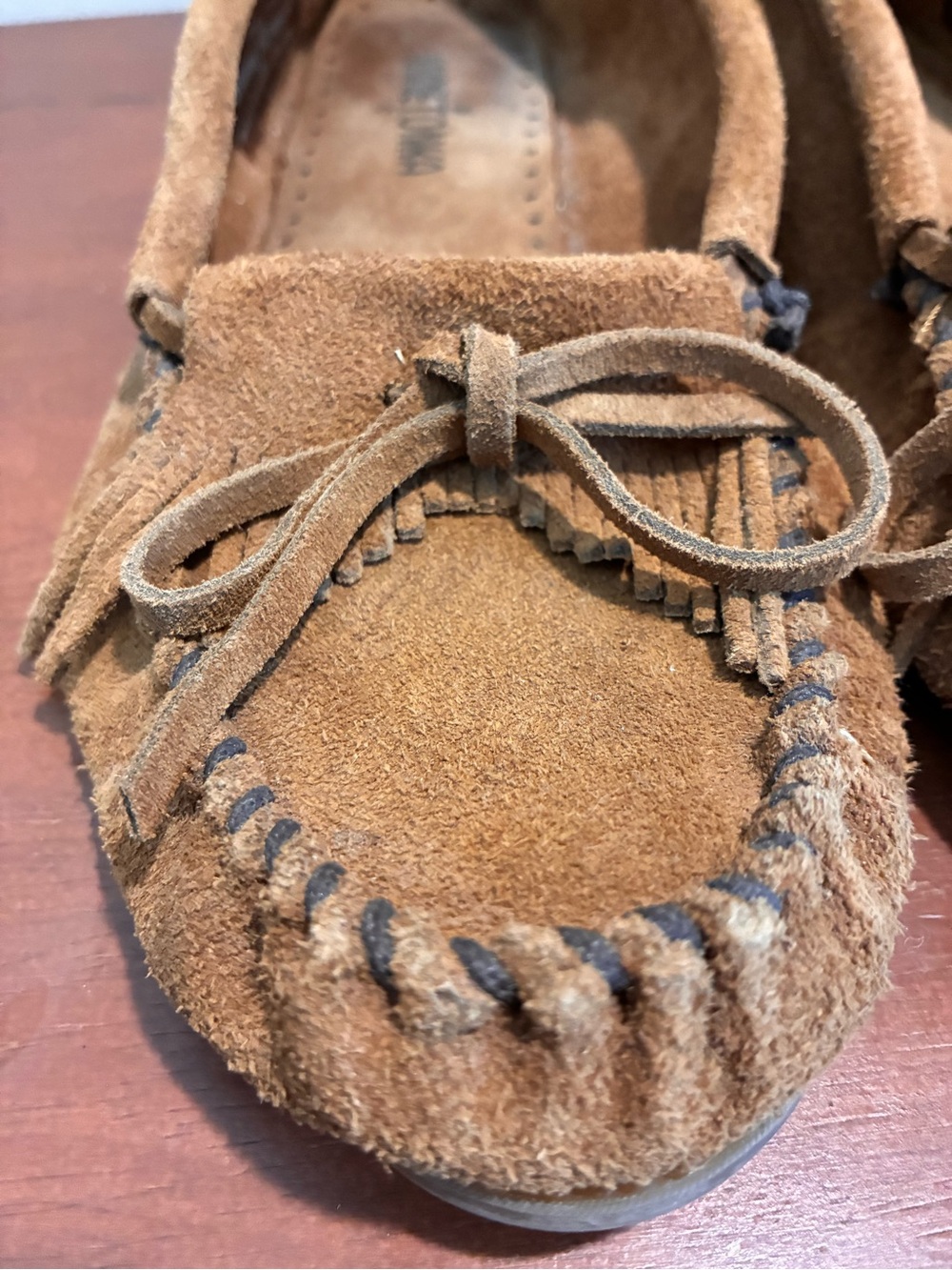 Minnetonka Kilty Moccasins Women’s Size 8.5 Brown Soft Suede Fringe Rubber Sole - Picture 9 of 12